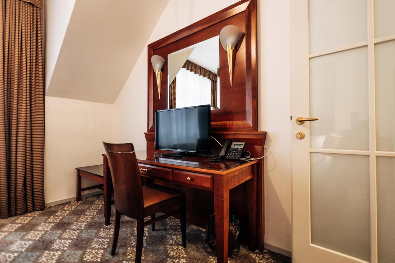 Hotel La Bohemia Карловы Вары Экстерьер фото