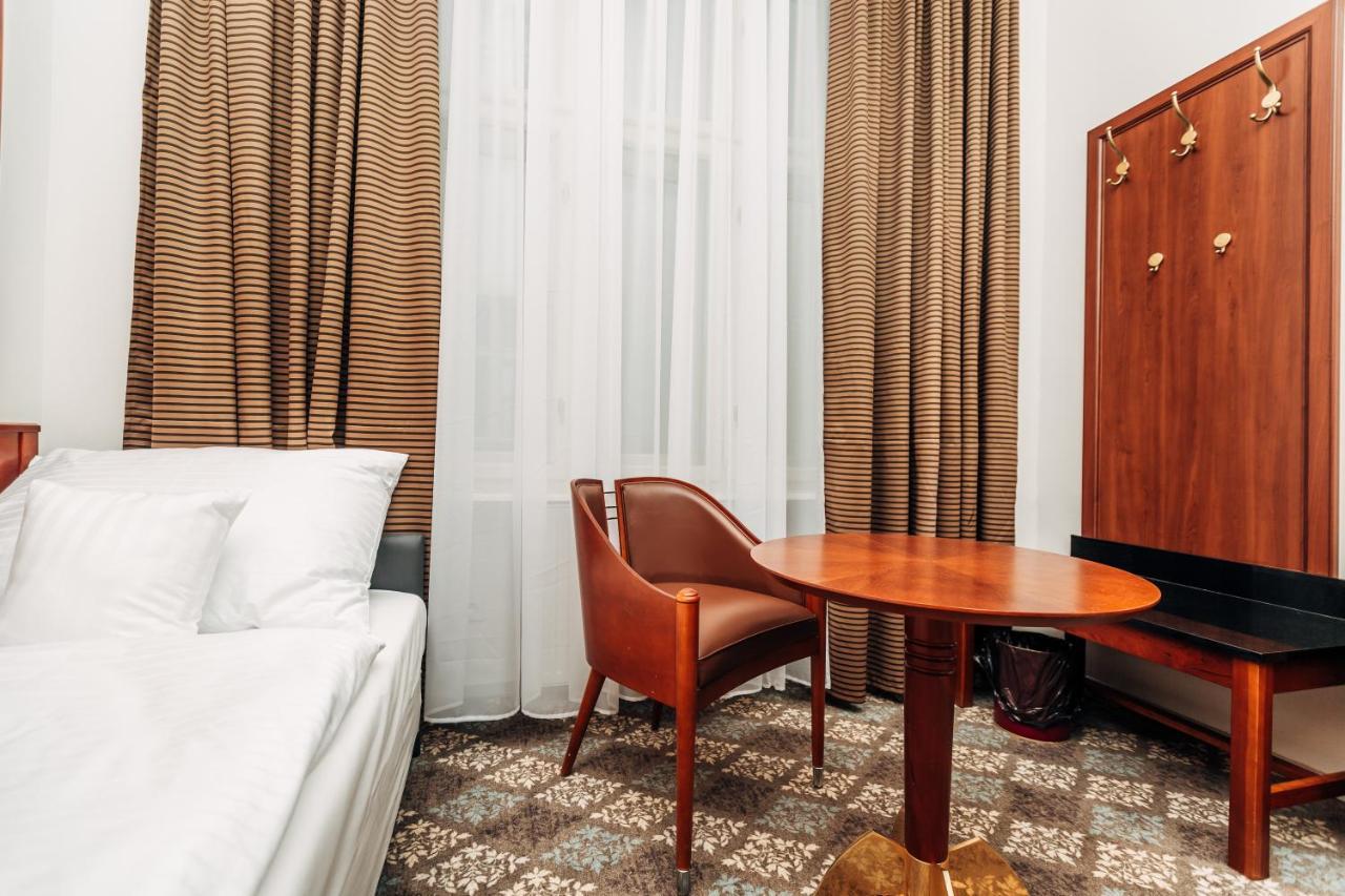Hotel La Bohemia Карловы Вары Экстерьер фото